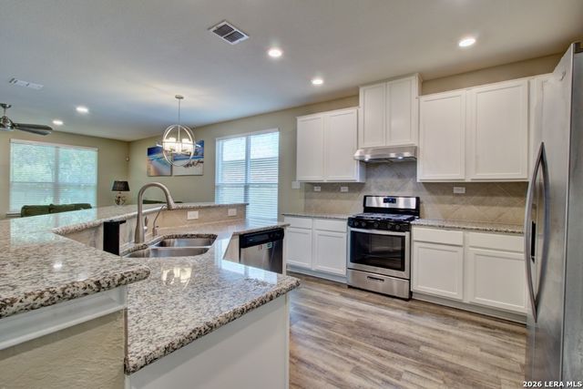 11211 Hill Top Loop, Helotes, TX 78023