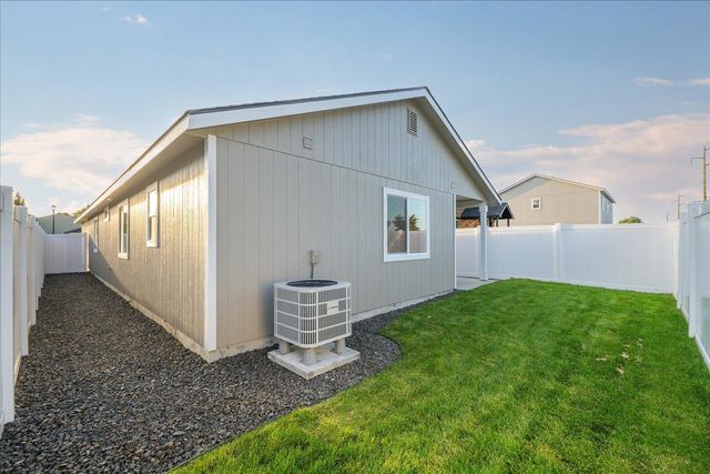 1009 S Century Rd, Spokane Valley, WA 99037