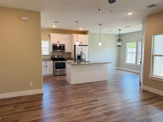 3208 NW 31st Street, Fort Worth, TX 76106