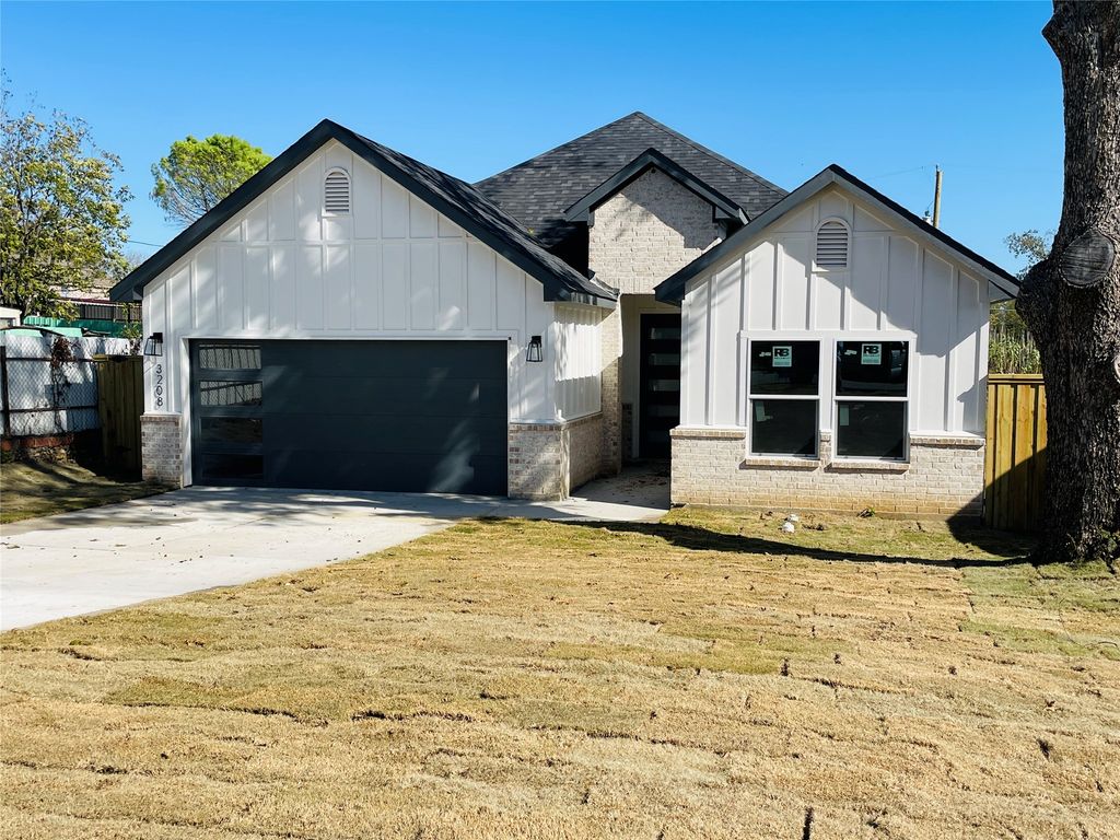 3208 NW 31st Street, Fort Worth, TX 76106