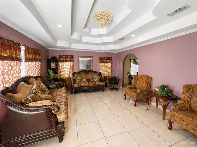 604 W Caffery Avenue, Pharr, TX 78577