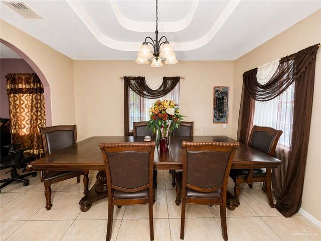 604 W Caffery Avenue, Pharr, TX 78577
