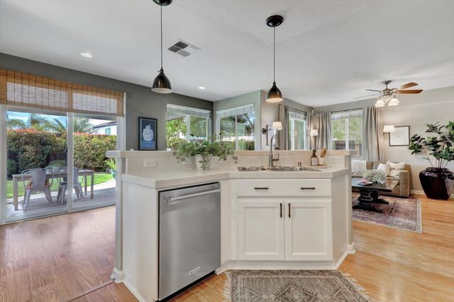 2930 Cardinal Dr, Lincoln, CA 95648