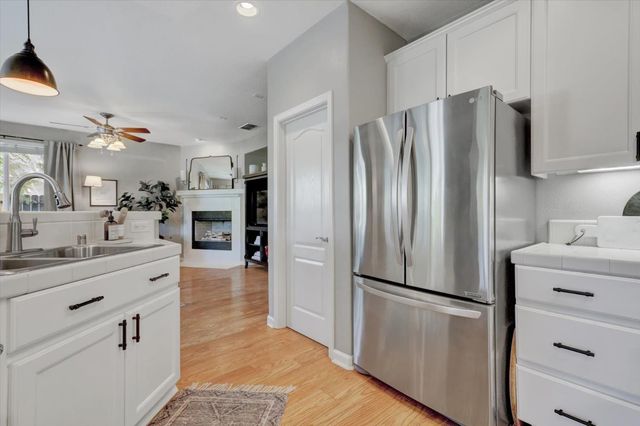 2930 Cardinal Dr, Lincoln, CA 95648