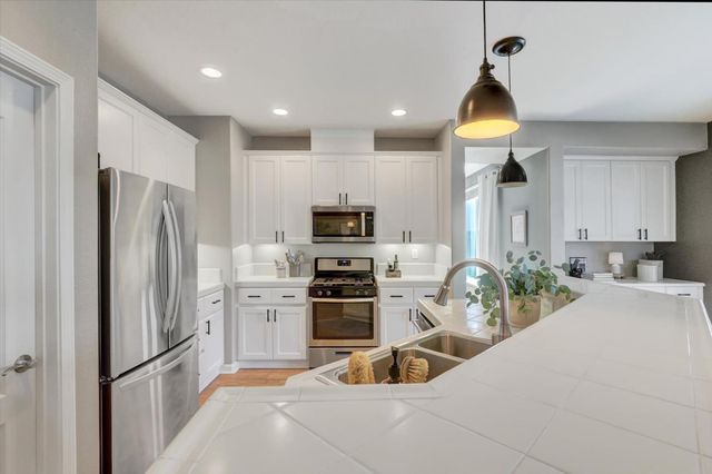 2930 Cardinal Dr, Lincoln, CA 95648