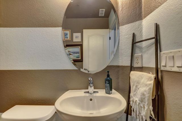 2930 Cardinal Dr, Lincoln, CA 95648