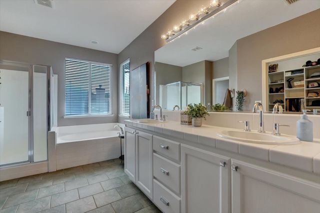 2930 Cardinal Dr, Lincoln, CA 95648