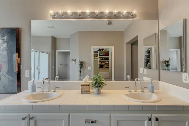 2930 Cardinal Dr, Lincoln, CA 95648