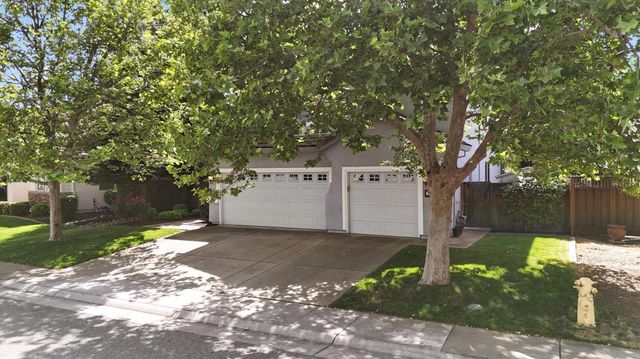 2930 Cardinal Dr, Lincoln, CA 95648