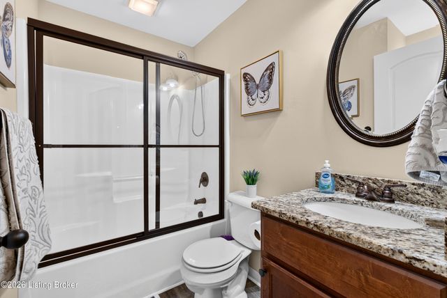 116 Vineland Parkway Dr, Vine Grove, KY 40175