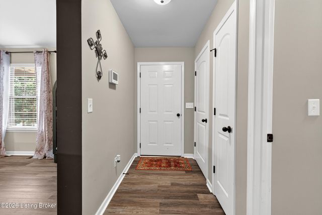 116 Vineland Parkway Dr, Vine Grove, KY 40175