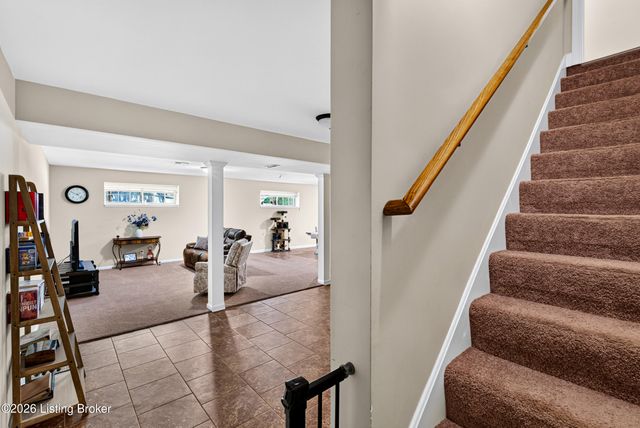 116 Vineland Parkway Dr, Vine Grove, KY 40175