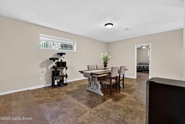 116 Vineland Parkway Dr, Vine Grove, KY 40175