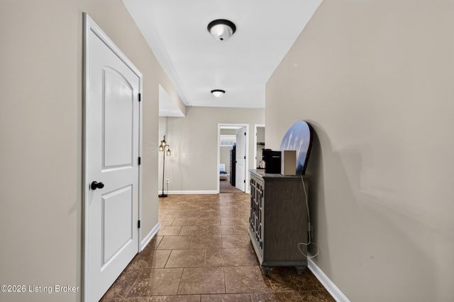 116 Vineland Parkway Dr, Vine Grove, KY 40175