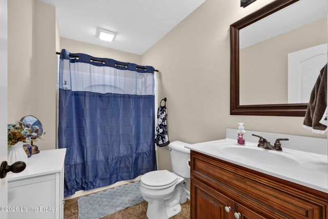 116 Vineland Parkway Dr, Vine Grove, KY 40175