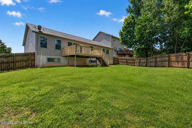 116 Vineland Parkway Dr, Vine Grove, KY 40175
