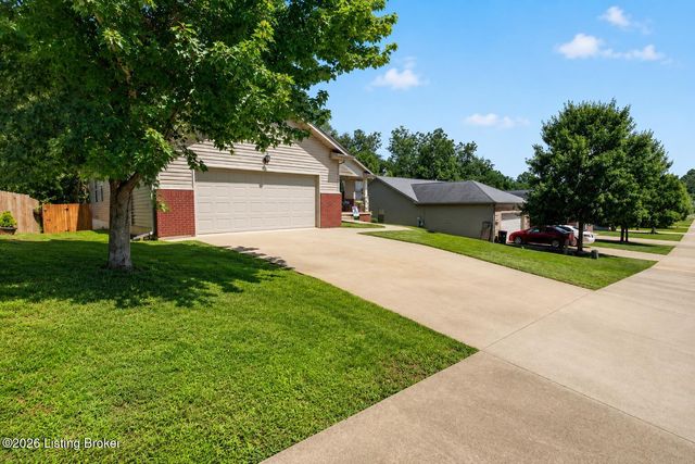 116 Vineland Parkway Dr, Vine Grove, KY 40175