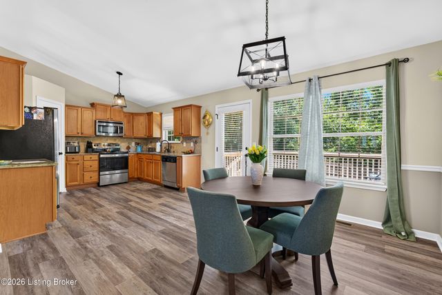 116 Vineland Parkway Dr, Vine Grove, KY 40175