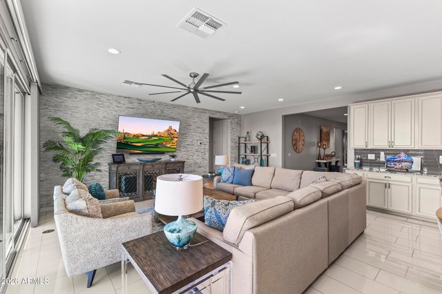 12547 W TUCKEY Lane, Glendale, AZ 85307