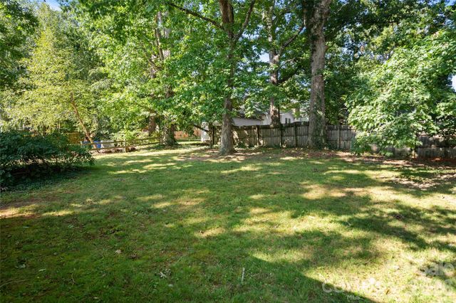 13 Browndale Road, Asheville, NC 28805