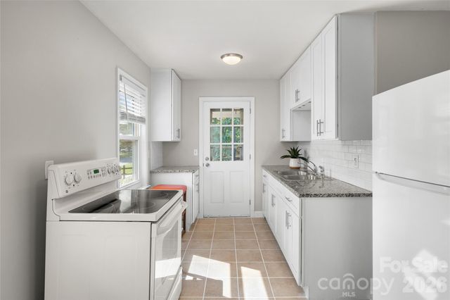 13 Browndale Road, Asheville, NC 28805