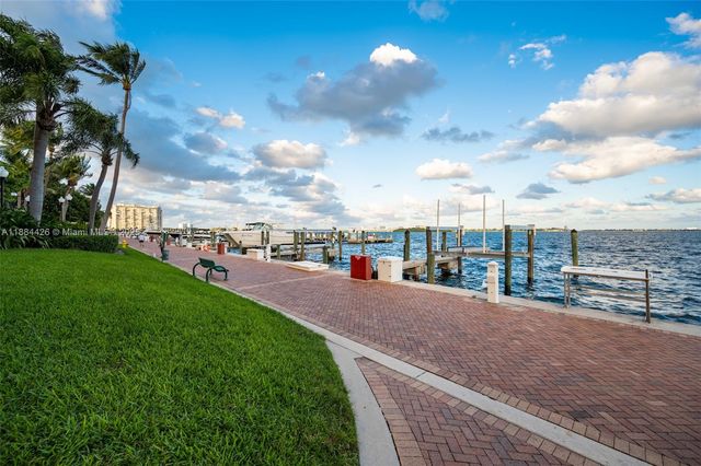 2000 Towerside Ter 510, Miami, FL 33138