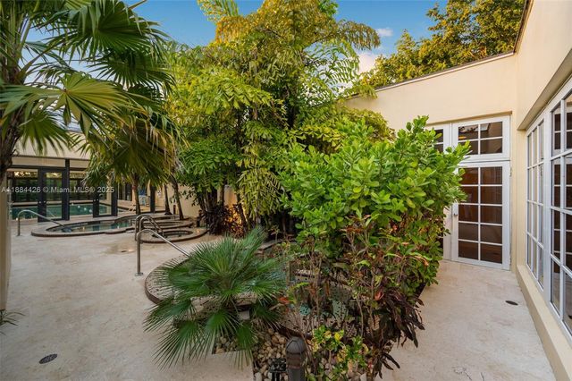 2000 Towerside Ter 510, Miami, FL 33138