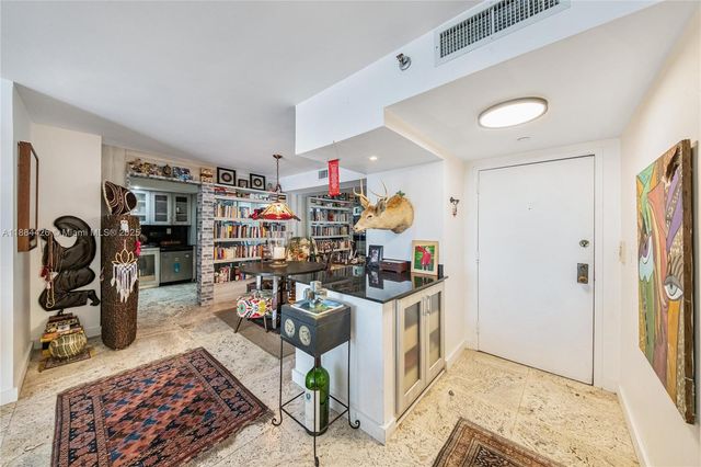 2000 Towerside Ter 510, Miami, FL 33138