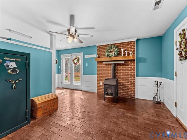 10488 Old Telegraph Rd, Ashland, VA 23005