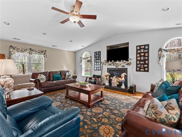 10488 Old Telegraph Rd, Ashland, VA 23005