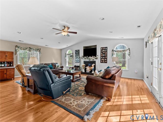 10488 Old Telegraph Rd, Ashland, VA 23005