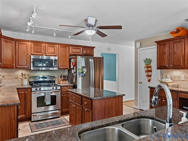 10488 Old Telegraph Rd, Ashland, VA 23005