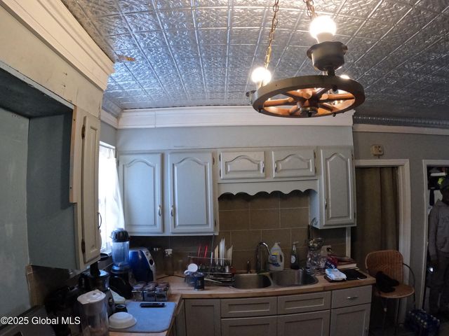 22 Orr Street, Troy, NY 12180
