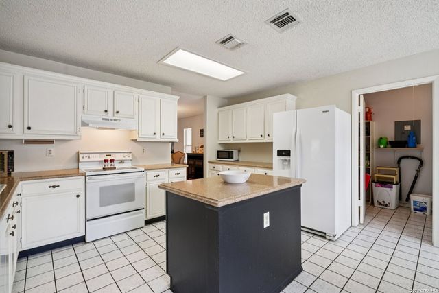 11158 Cedar Park, San Antonio, TX 78249