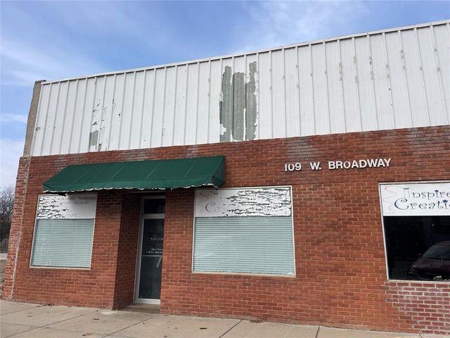 109 W Broadway, Lexington, OK 73051
