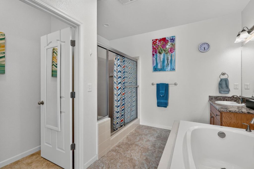 Image 23 of property listing at 674 Agua Dulce Avenue, Clovis, CA 93619
