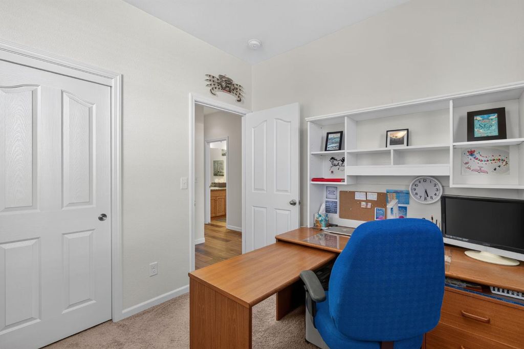 Image 27 of property listing at 674 Agua Dulce Avenue, Clovis, CA 93619