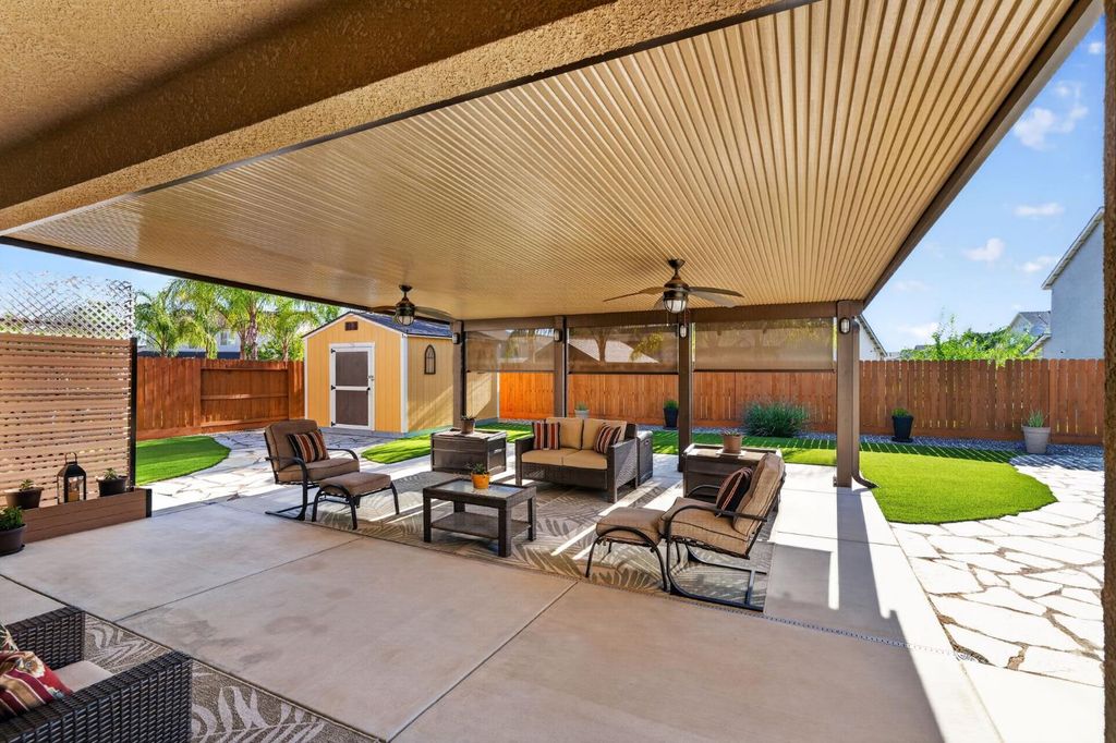 Image 29 of property listing at 674 Agua Dulce Avenue, Clovis, CA 93619