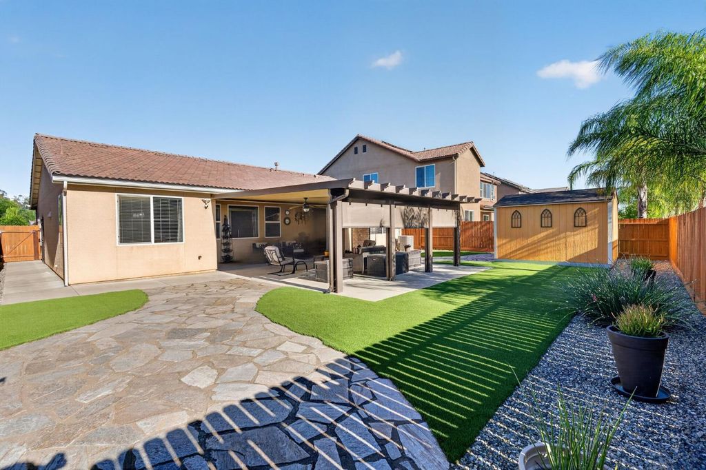 Image 33 of property listing at 674 Agua Dulce Avenue, Clovis, CA 93619