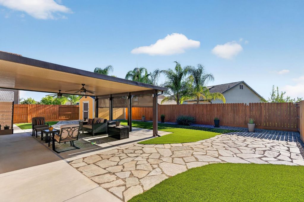 Image 34 of property listing at 674 Agua Dulce Avenue, Clovis, CA 93619