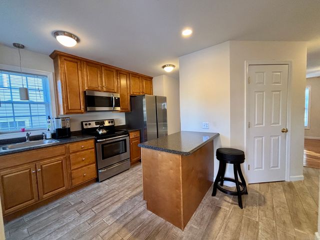 589 Stafford Avenue 3, Bristol, CT 06010