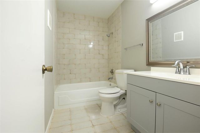 9700 Leawood Boulevard 2110, Houston, TX 77099
