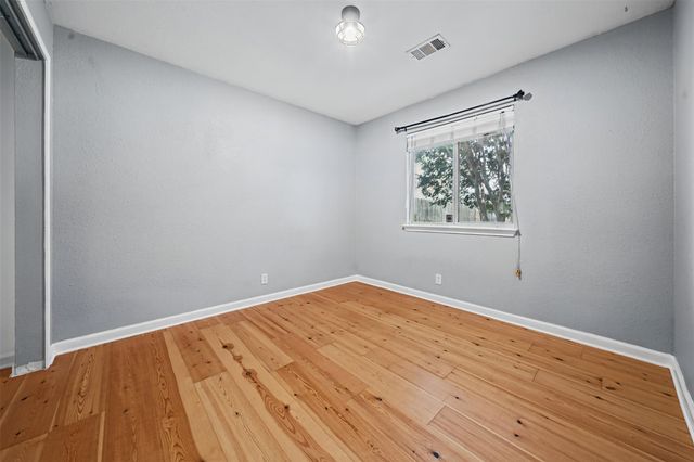 137 Hay Meadow RD, Cedar Creek, TX 78612