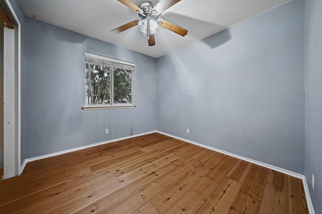 137 Hay Meadow RD, Cedar Creek, TX 78612