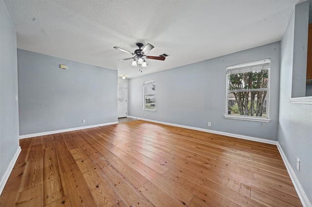 137 Hay Meadow RD, Cedar Creek, TX 78612