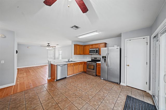 137 Hay Meadow RD, Cedar Creek, TX 78612