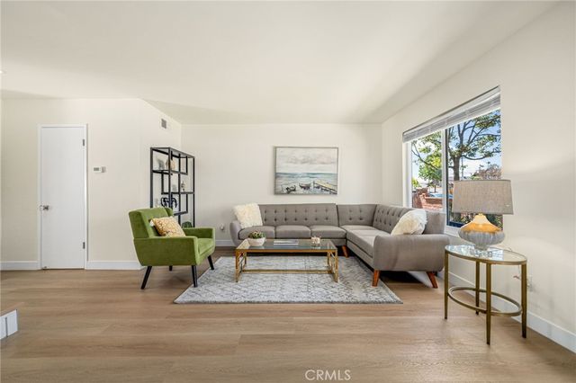 3342 Bradbury, Los Alamitos, CA 90720