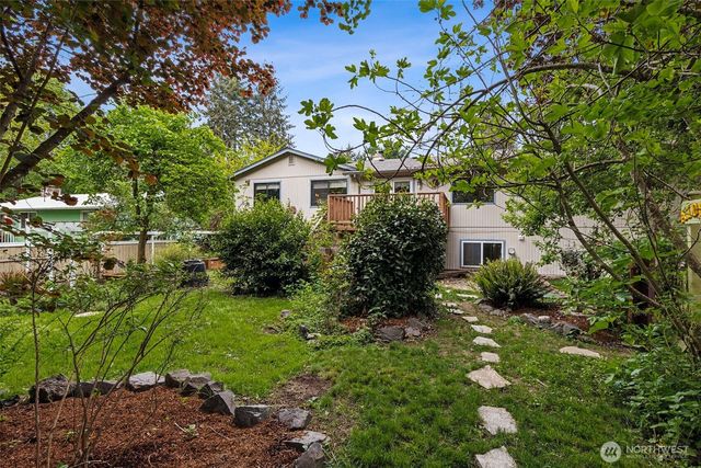 608 School Street SE, Lacey, WA 98503