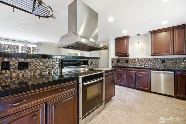 608 School Street SE, Lacey, WA 98503