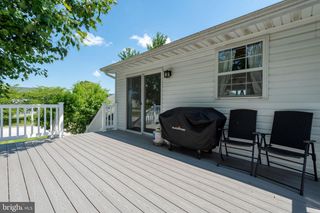 1670 BEECH LN, Hanover, PA 17331